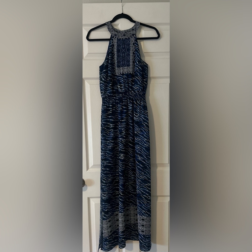 Women’s‎ White House Black Market Blue Animal Print Lined Maxi Dress Size 2P.